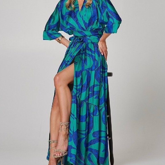Elegant Green and Blue Maxi Dress - Picture 6 of 14